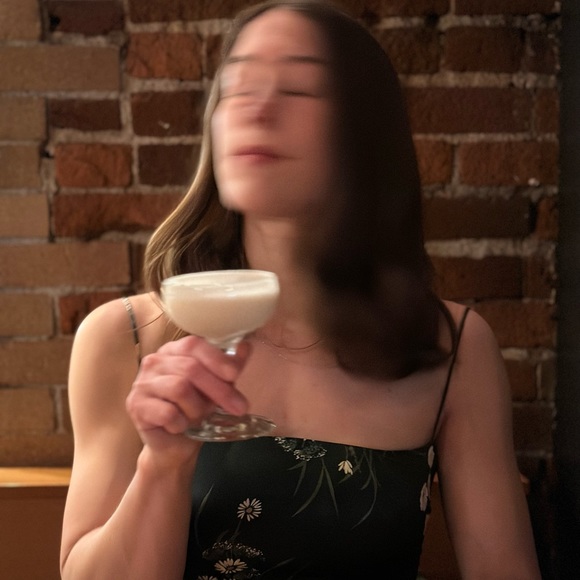 Meet your Posher, Alyssa - Picture 6 of 8